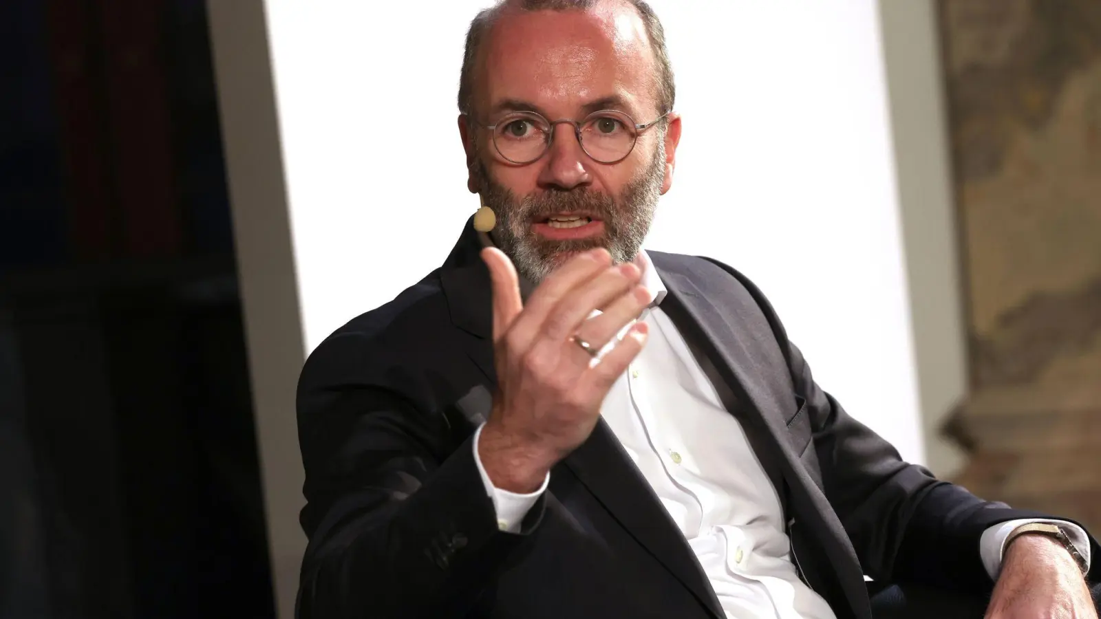 CSU-Vize Manfred Weber hat seine Partei zu mehr Orientierung am Gemeinsinn aufgefordert und auch in seinem Brief auch Parteichef Söder abgewatscht. (Archivbild) (Foto: Karl-Josef Hildenbrand/dpa)