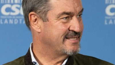 CSU-Chef Söder sagt einmal mehr der AfD den Kampf an - in Umfragen  liegt die Partei inzwischen bereits vor der Union.  (Foto: Pia Bayer/dpa)