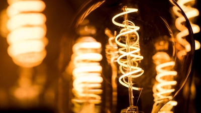 Wussten Sie&#39;s? Mit 60 Jahren braucht man für den gleichen Helligkeitseindruck wie eine 20-jährige Person etwa die doppelte Lichtmenge. (Foto: Franziska Gabbert/dpa-tmn)