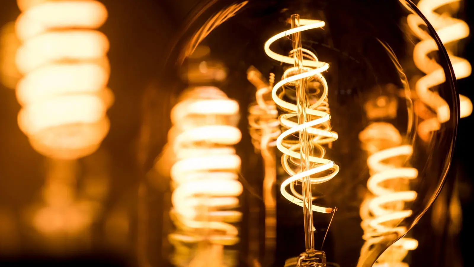 Wussten Sie&#39;s? Mit 60 Jahren braucht man für den gleichen Helligkeitseindruck wie eine 20-jährige Person etwa die doppelte Lichtmenge. (Foto: Franziska Gabbert/dpa-tmn)