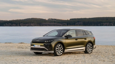 Das Facelift für den Enyaq bringt eine bessere Ausstattung und höhere Reichweite. (Foto: Škoda Auto/dpa-tmn)
