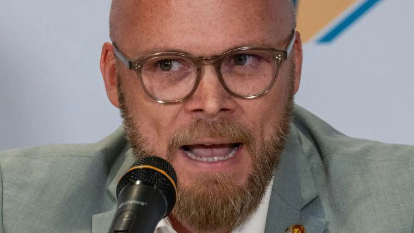 Bayerns Digitalminister Fabian Mehring fordert ein fixes Ablaufdatum für alle analogen Verwaltungsprozesse. (Archivbild) (Foto: Pia Bayer/dpa)