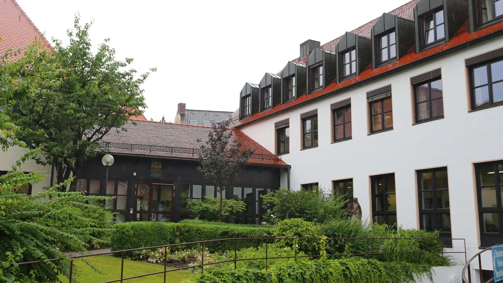 Das Verwaltungsgericht in Augsburg hat ein Nutzungsverbot für ein Flüchtlingsheim im Allgäu abgelehnt. (Archivbild) (Foto: Karl-Josef Hildenbrand/dpa)