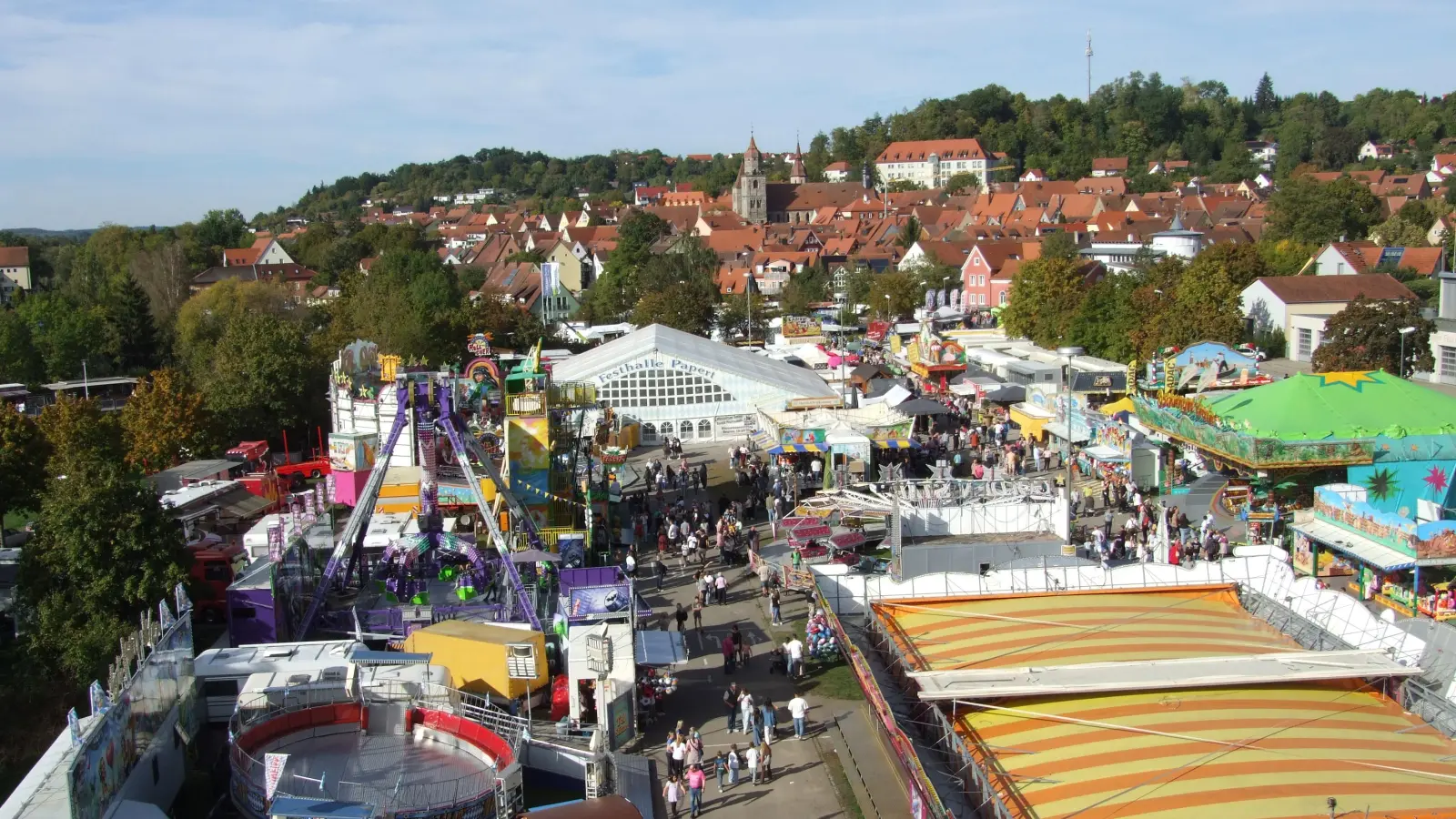 Ausgesprochen ruhig verlief das Fest am Rand der Feuchtwanger Altstadt aus Sicht der Polizei.  (Foto: Jasmin Kiendl)