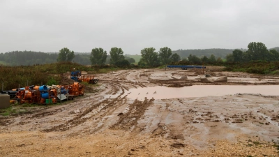 Die Erschließungsarbeiten für den zweiten Bauabschnitt im Dinkelsbühler Quartier Gaisfeld IV sind angelaufen. Unter anderem soll in diesem Viertel eine weitere Pflegeeinrichtung entstehen.<br>Neues Wohngebiet Baugebiet Wohnungsbau Eigenheim (Foto: Martina Haas)