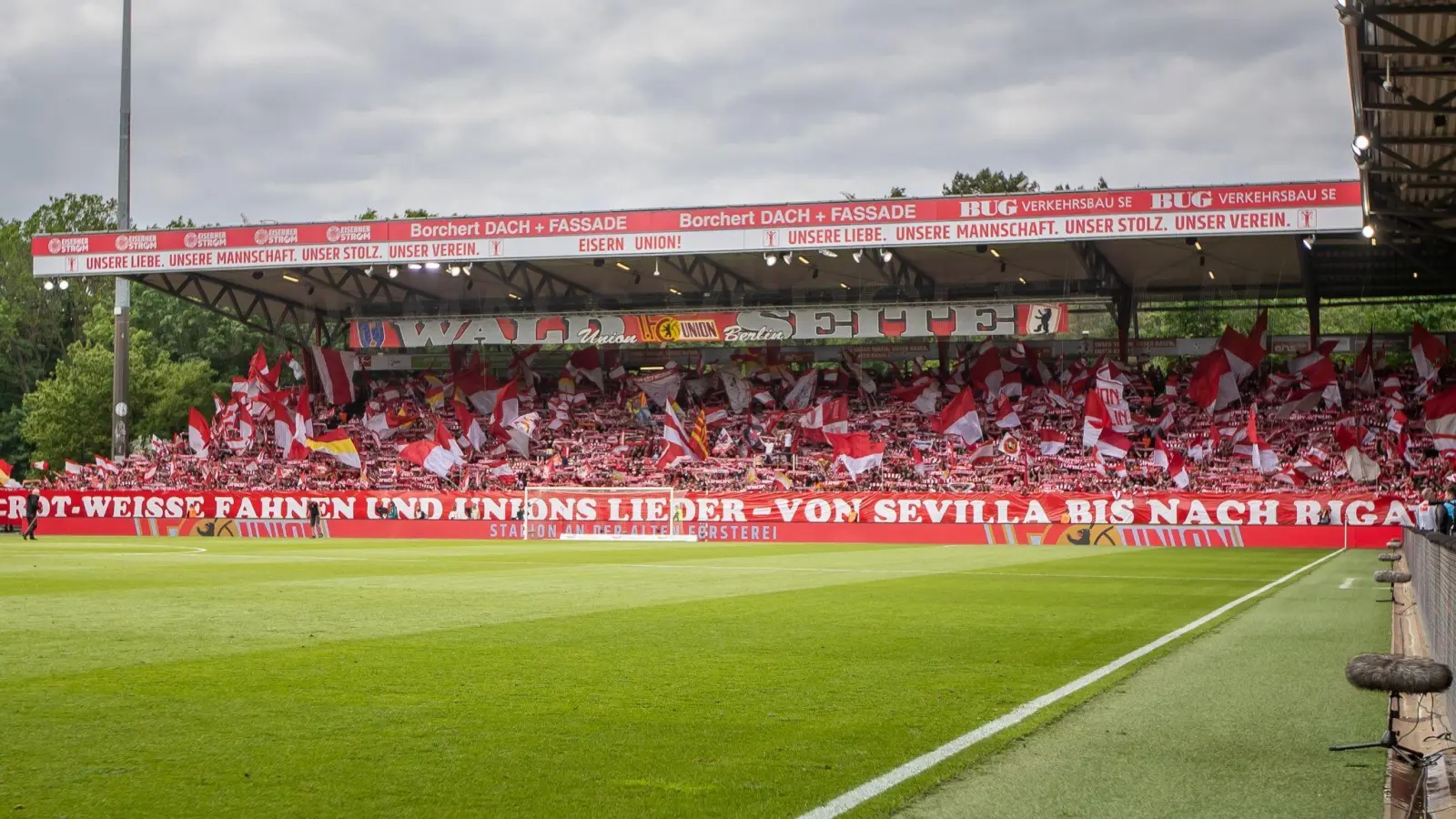 Der 1. FC Union Berlin plant einen Ausbau seines Stadions. (Foto: Andreas Gora/dpa)