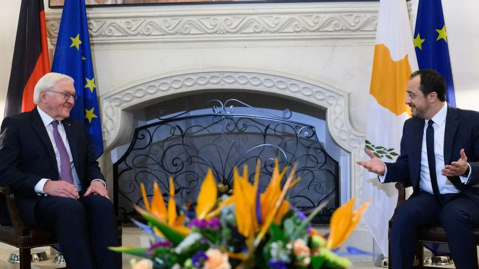 Bundespräsident Steinmeier und der zyorische Präsident Nikos Christodoulides in Nikosia. , Steinmeier besucht das Land 20 Jahre nach dessen Beitritt zur Europäischen Union und 50 Jahre nach der Teilung der Insel. (Foto: Bernd von Jutrczenka/dpa)