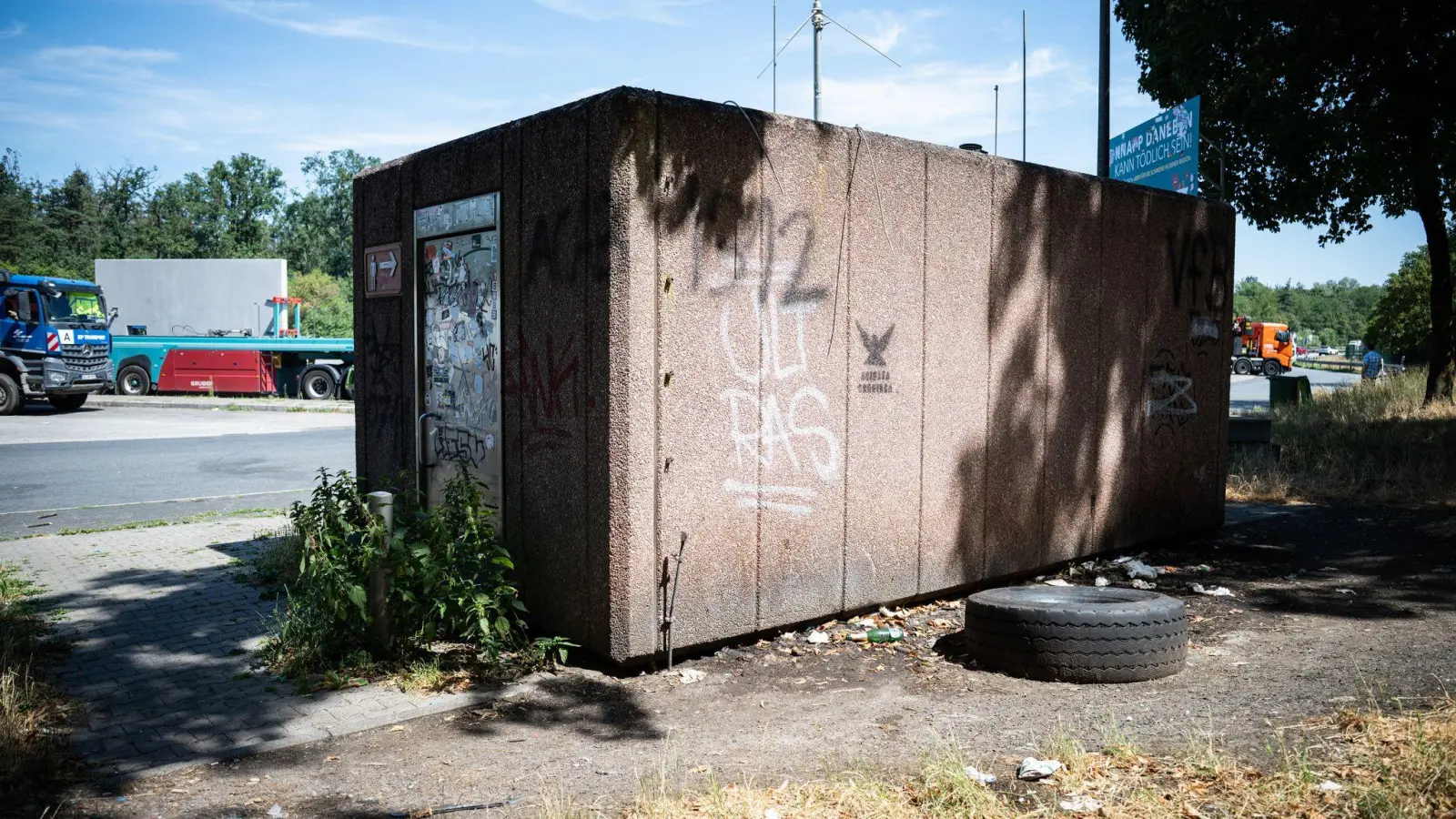 Um die Toiletten auf Deutschlands Autobahn-Rastplätzen zu erneuern, bräuchte es Hunderte Millionen Euro. (Archivbild) (Foto: Hannes P. Albert/dpa)