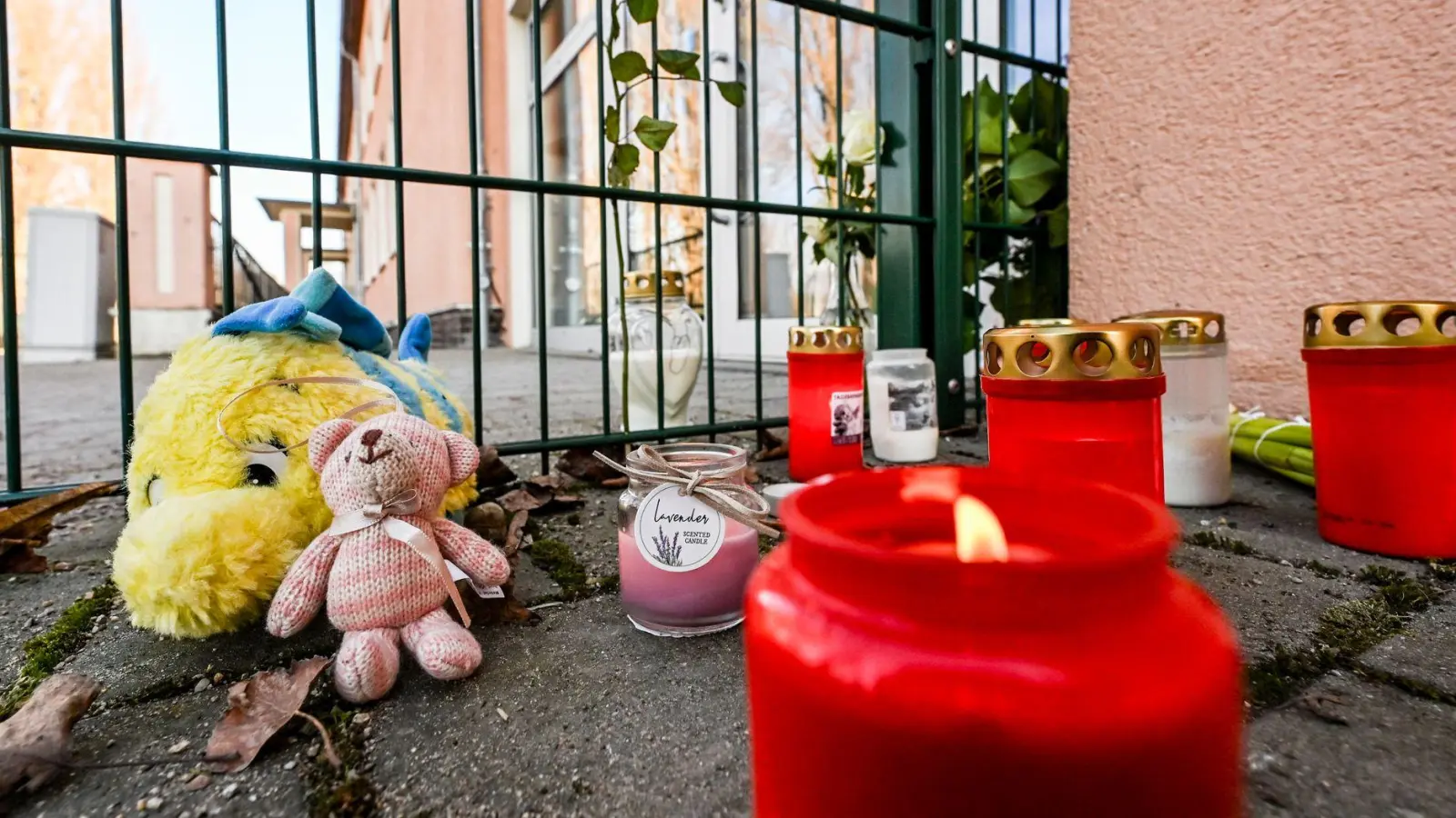 Der Tod des 5-Jährigen macht viele betroffen.  (Foto: Jens Kalaene/dpa)