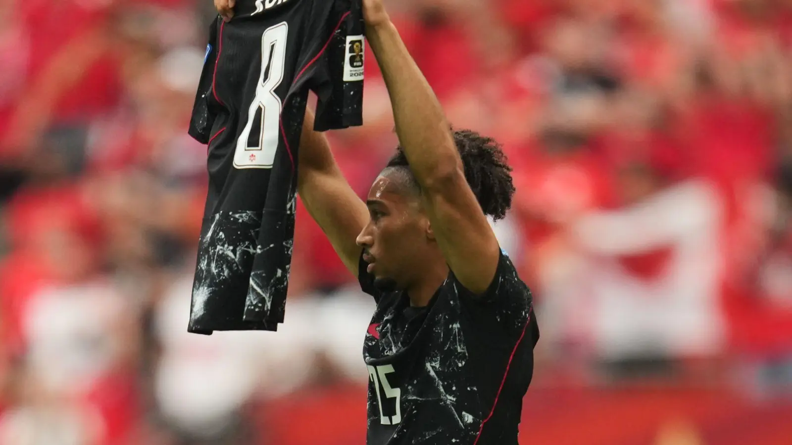 Einwechselspieler Saliba widmet sein Tor dem Teamkollegen. (Foto: Abbie Parr/AP/dpa)