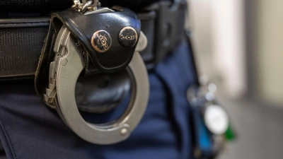 Ein Ermittlungsrichter sollte am Dienstag über die Frage der Untersuchungshaft entscheiden. (Symbolbild) (Foto: Peter Kneffel/dpa)