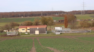 Die Markt Bibarter Kläranlage wirkt eher beschaulich. Sie muss jedoch modernisiert und erheblich erweitert werden. Das wird sehr teuer, wie Bürgermeister Klaus Nölp in der Bürgerversammlung ankündigte. (Foto: Andreas Reum)