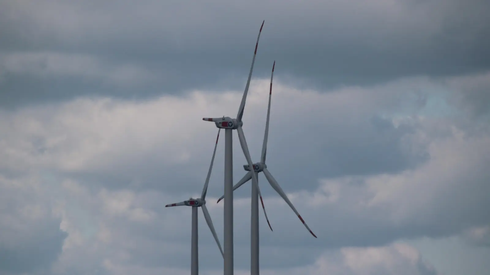 An der Grenze von Merkendorf, Ansbach, Lichtenau und Weidenbach soll ein gemeinsamer Bürgerwindpark entstehen. Doch inzwischen ist fraglich, ob das Vorhaben wirtschaftlich betrieben werden kann. (Foto: Robert Maurer)