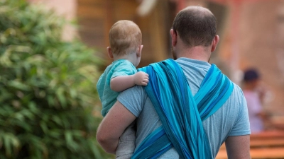 Hat sich die Rolle des Mannes in der Gesellschaft verändert? Oder wandelt sie sich bereits wieder zurück? (Symbolbild) (Foto: Monika Skolimowska/dpa-Zentralbild/dpa)