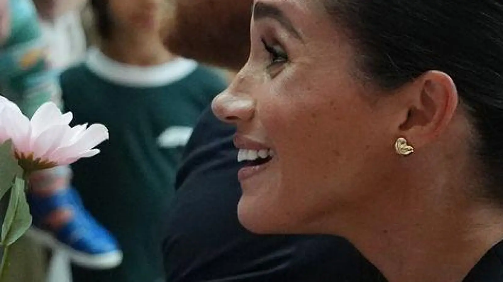 Meghan und Harry besuchten Patienten einer Kinderklinik und deren Angehörige. (Foto: Jonathan Brady/PA Wire Pool/dpa)