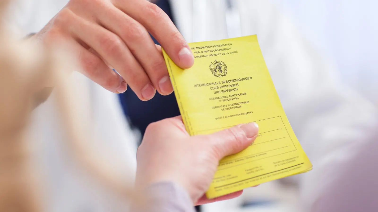 Reiseimpfungen sind eine gute Gelegenheit, auch Standardimpfungen aufzufrischen. (Foto: Christin Klose/dpa-tmn)