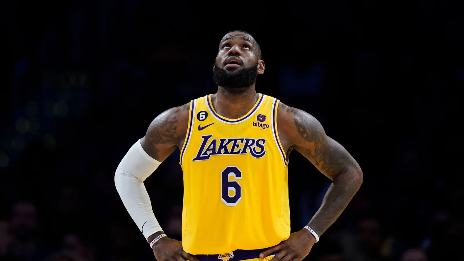 Hat Probleme mit dem rechten Fuß: Lakers-Superstar LeBron James. (Foto: Jae C. Hong/AP/dpa)