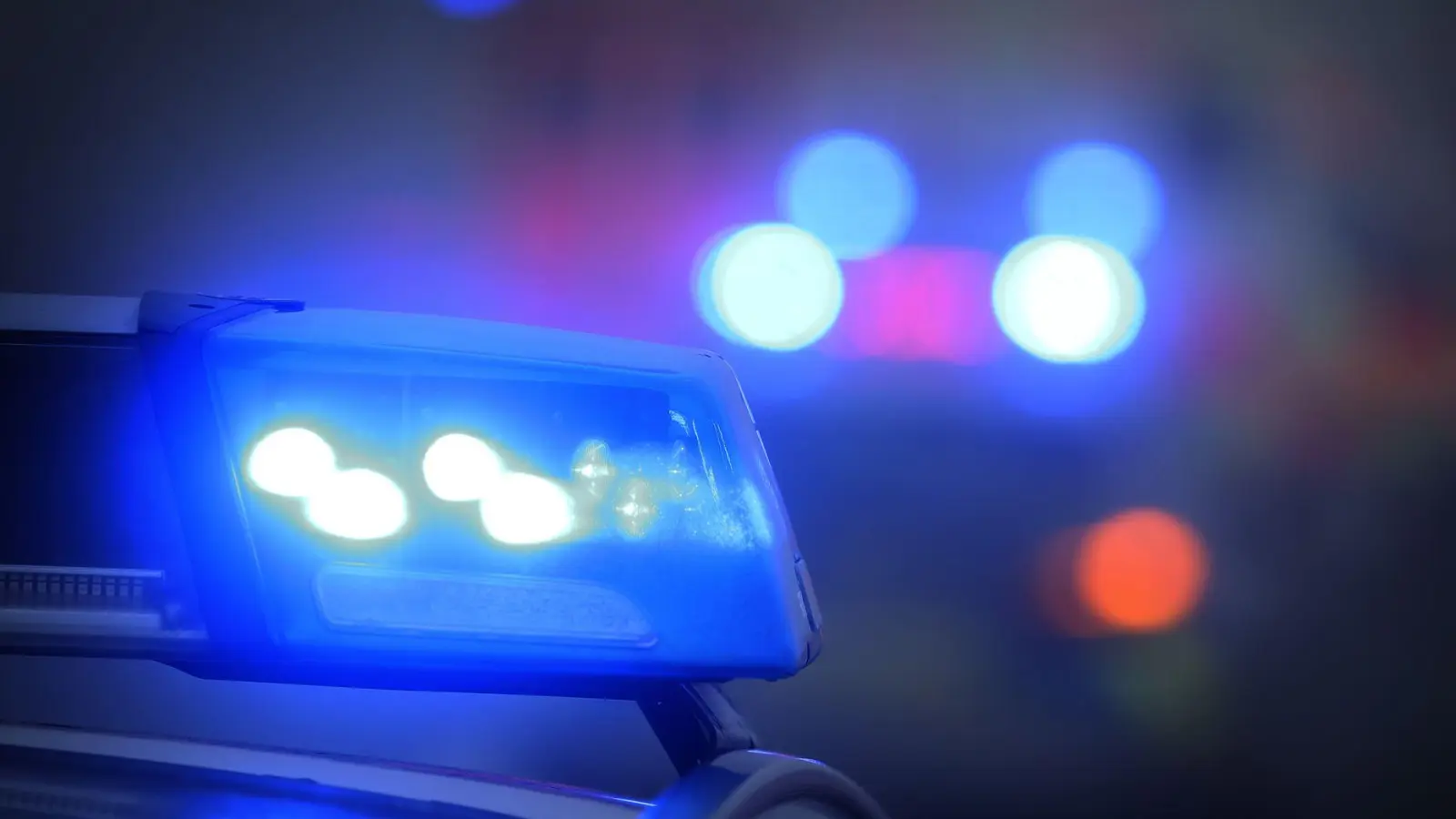 Während der Unfallaufnahme kam es zu einem zweiten Unfall. (Symbolbild) (Foto: Karl-Josef Hildenbrand/dpa)