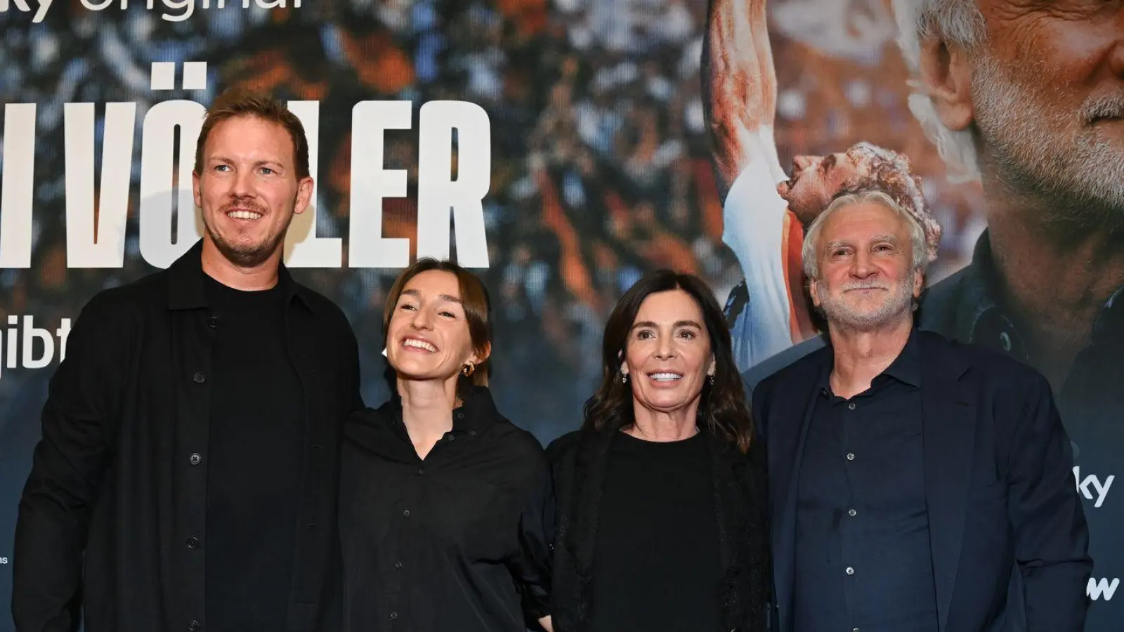 Julian Nagelsmann bei Völlers Filmpremiere. (Foto: Arne Dedert/dpa)