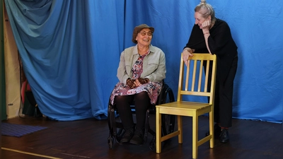 Haben ein neues Stück für Kleinkinder entwickelt: Ula Grzela (links) und Claudia Kucharsk. (Foto: Thomas Wirth)