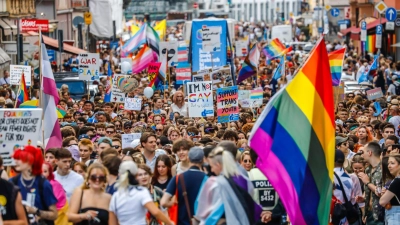 Rund 300.000 Menschen feierten zuletzt in München den Christopher Street Day. (Archivbild) (Foto: Uwe Lein/dpa)