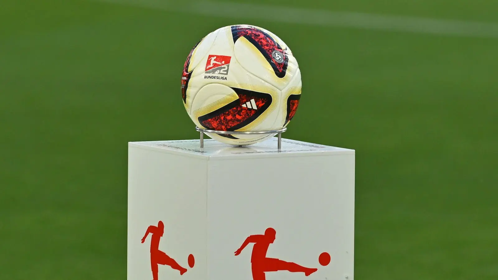 Die Bundesliga hat einen langjährigen Rechtsstreit gegen die Ticketbörse Viagogo gewonnen. (Symbolbild) (Foto: Swen Pförtner/dpa)