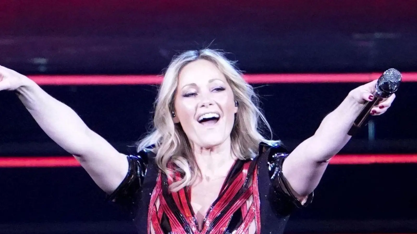 Gute Stimmung: Helene Fischer wird von vielen verehrt. Nun feiert der Schlagerstar den 40. Geburtstag. (Foto: Marcus Brandt/dpa)