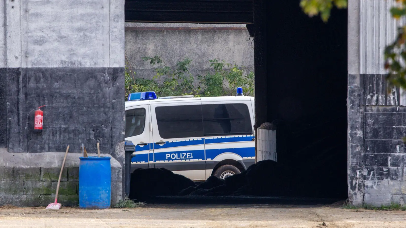 Erneut ist die Polizei im Fall des toten Fabian in der Region südlich von Güstrow aktiv. (Foto: Jens Büttner/dpa)