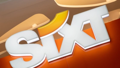 Der Autovermieter Sixt legt kräftig zu. (Archivbild) (Foto: Peter Kneffel/dpa)