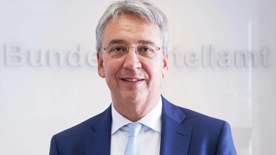 Er schaut der Mineralölbranche auf die Finger: Kartellamtschef Andreas Mundt. (Foto: Oliver Berg/dpa)