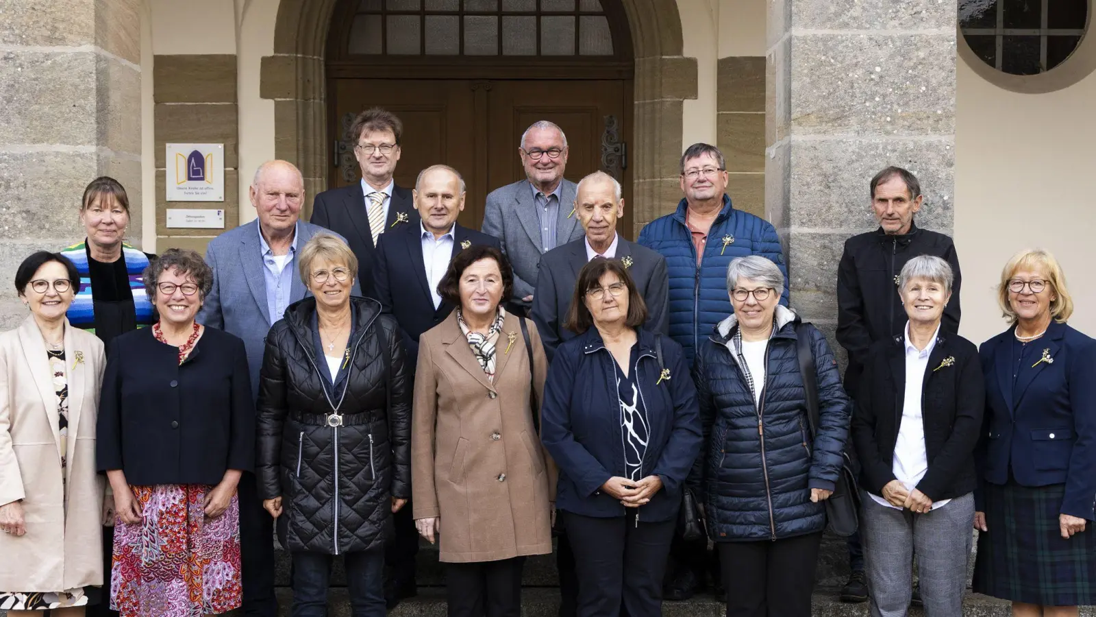 In Bechhofen wurde Jubelkonfirmation gefeiert. Pfarrerin Kathrin Wolff predigte. (Foto: Beatrix Getze)