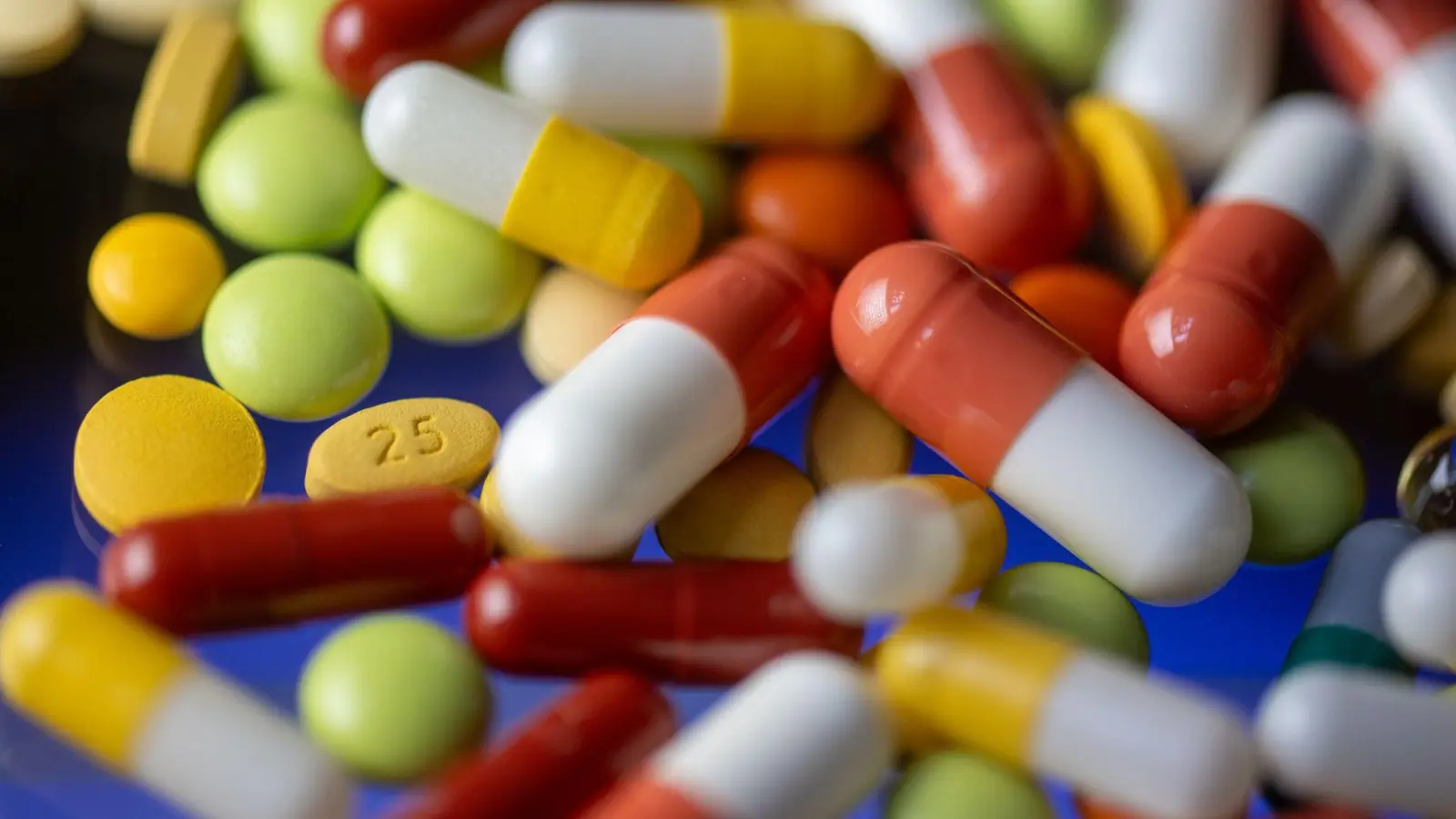 Die deutsche Pharmaindustrie erwartet Wachstum, warnt aber vor US-Zöllen (Archivfoto). (Foto: Hendrik Schmidt/dpa)