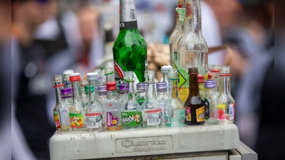 Ein Bündnis aus mehreren Fachorganisationen fordert eine bessere Alkoholprävention. (Archivfoto)  (Foto: Thomas Banneyer/dpa)