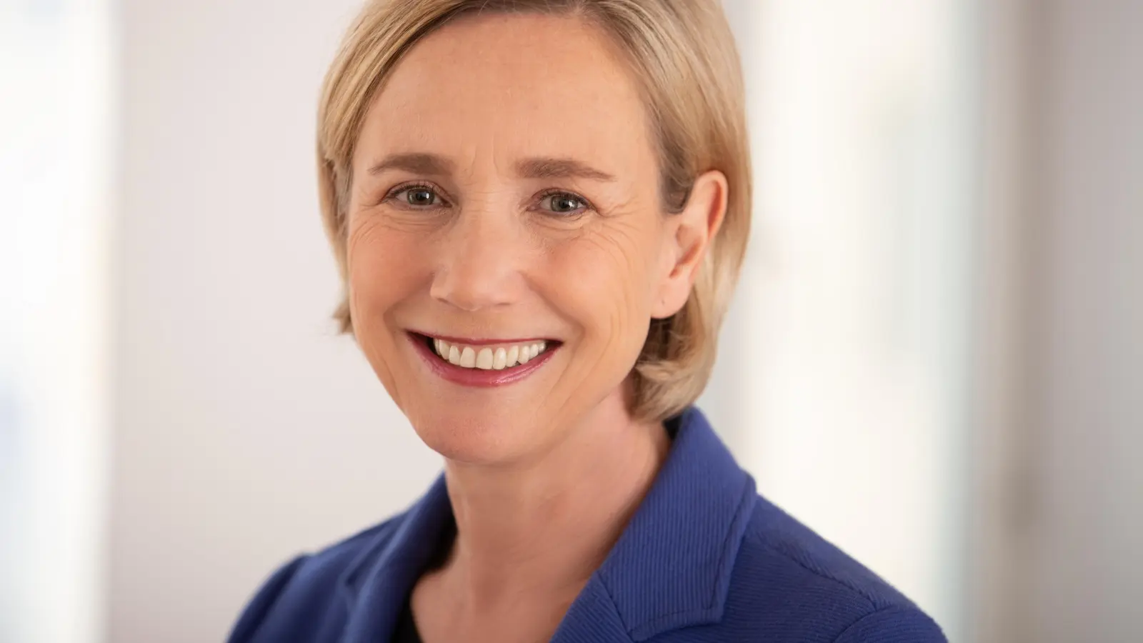 Kommt zur 28. LesArt mit ihrem Familienroman „Der längste Sommer ihres Lebens”: Amelie Fried. (Foto: Raimund Verspohl)