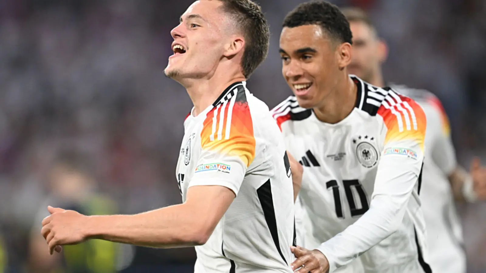 Im deutschen Nationalteam harmonieren Florian Wirtz und Jamal Musiala gut - ginge das auch beim FC Bayern? (Foto: Sven Hoppe/dpa)
