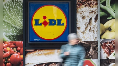 Das Unternehmen Tillman&#39;s ruft eine bestimmte Wurstart zurück, der den Angaben zufolge bei Lidl verkauft wurde. (Archivbild) (Foto: Marijan Murat/dpa)