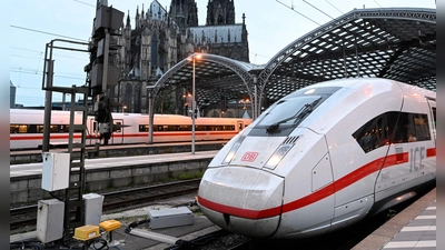 Die Bahn hält an ihrem Pünktlichkeitsziel von mindestens 60 Prozent im Fernverkehr im Gesamtjahr fest. (Archivbild) (Foto: Roberto Pfeil/dpa)