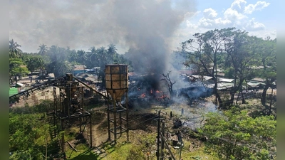 Dutzende Menschen sind bei dem Luftangriff getötet worden. (Foto: Uncredited/Wai Hun Aung/AP/dpa)