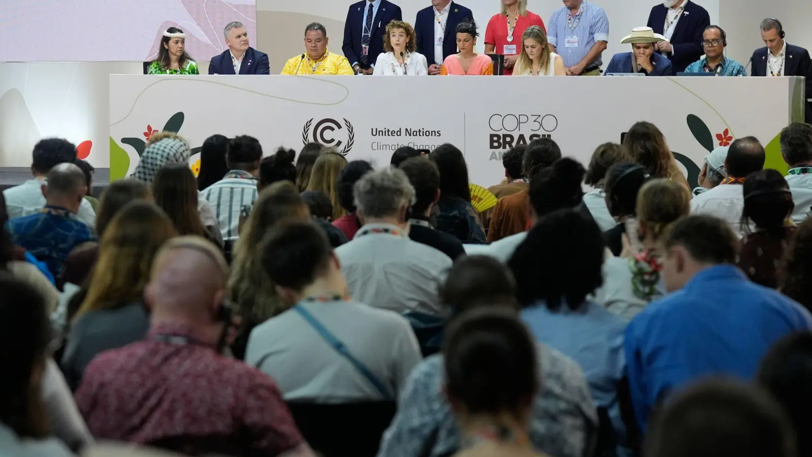 Auf der Klimakonferenz wird in den letzten Stunden hart um die Beschlüsse gerungen. (Foto: Fernando Llano/AP/dpa)