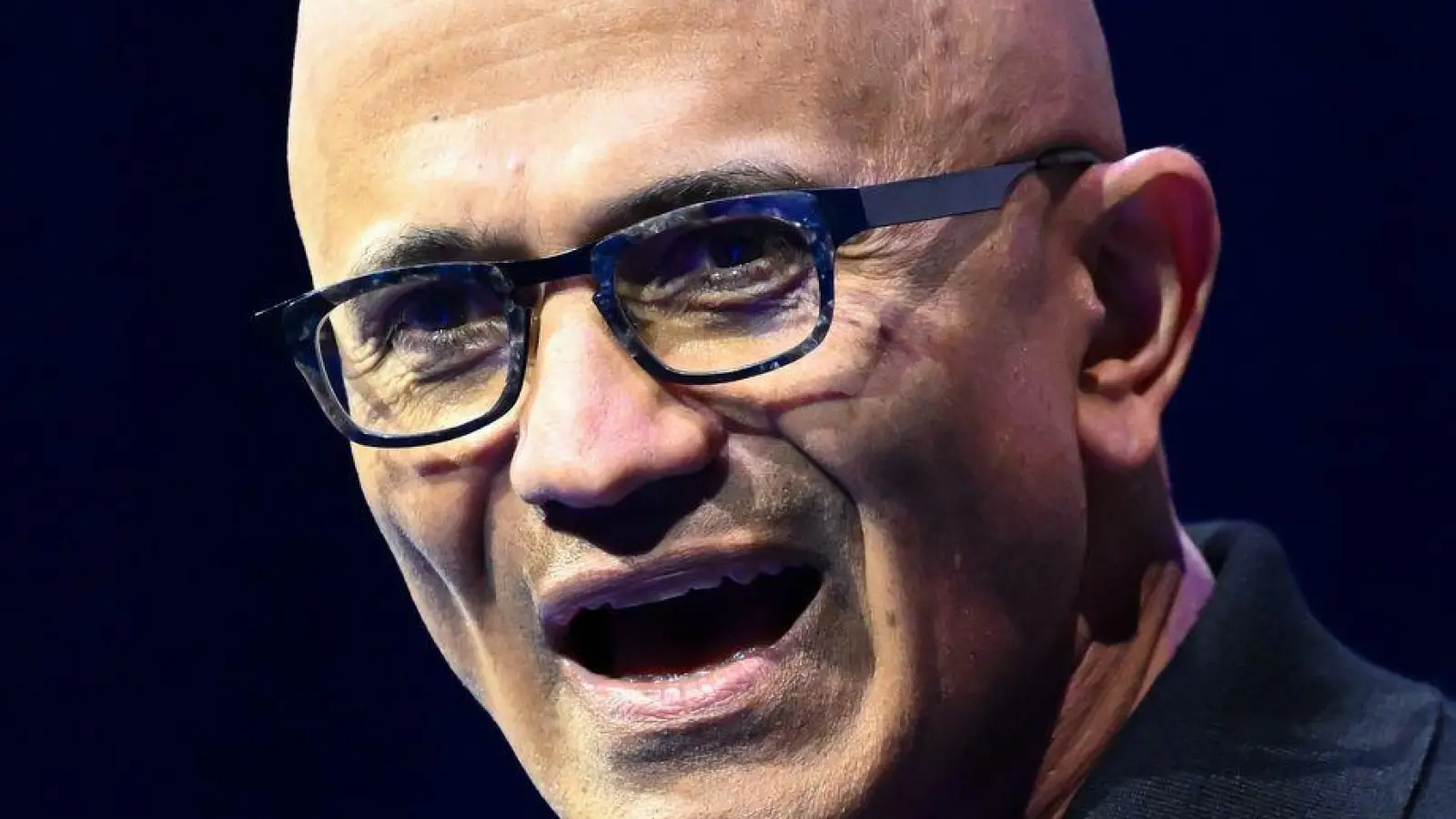 Will in KI eine „Notbremse“ einbauen: Microsoft-Chef Satya Nadella. (Archivbild) (Foto: Sven Hoppe/dpa)