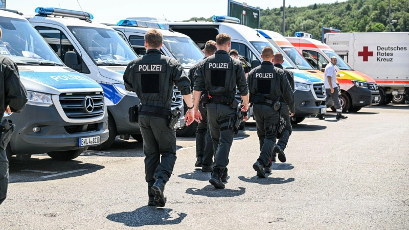 Die Polizei ist im Einsatz. (Foto: Jason Tschepljakow/dpa)