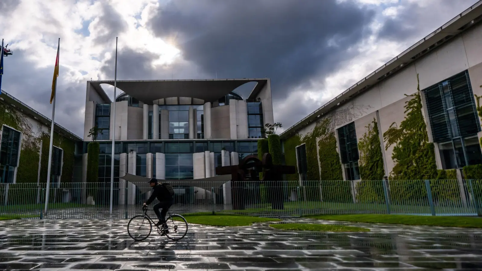 Sechs Stunden berieten die Koalitionsspitzen am Dienstagabend. (Foto: Michael Kappeler/dpa)