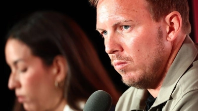 Julia Nagelsmann findet die öffentliche Bewertung von Leroy Sané nicht in Ordnung.  (Foto: Christian Charisius/dpa)