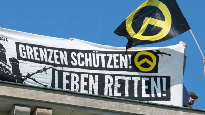 Die Identitäre Bewegung macht immer wieder mit Aktionen auf sich aufmerksam. (Archivfoto) (Foto: picture alliance / dpa)