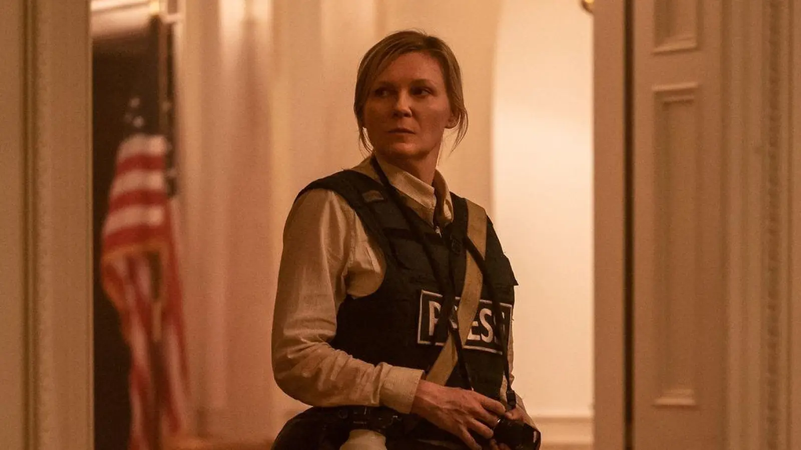 Kirsten Dunst in einer Szene des Films „Civil War“. (Foto: Murray Close/A24/DCM/dpa)