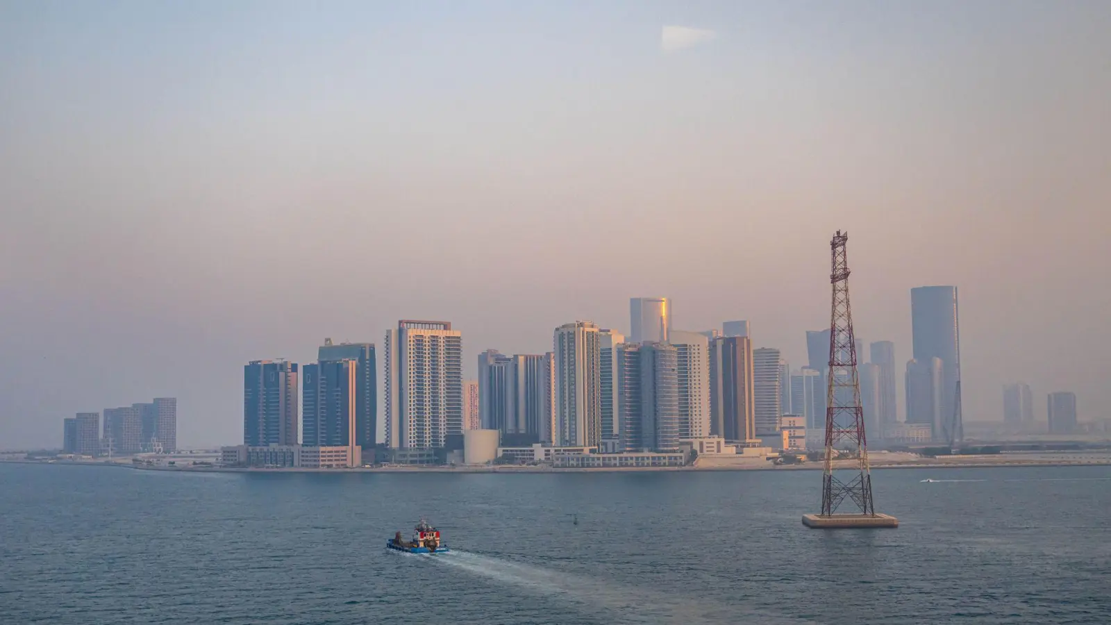 In Abu Dhabi sollen am Sonntag die Gespräche fortgesetzt werden. (Archivbild) (Foto: Sina Schuldt/dpa)