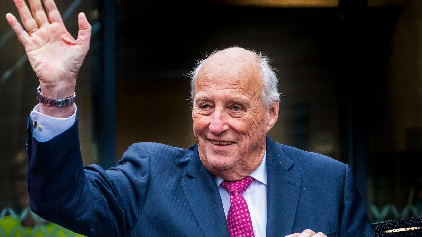 König Harald V. war für seinen Humor und seine Herzlichkeit bekannt. (Archivbild) (Foto: Terje Pedersen/NTB/dpa)