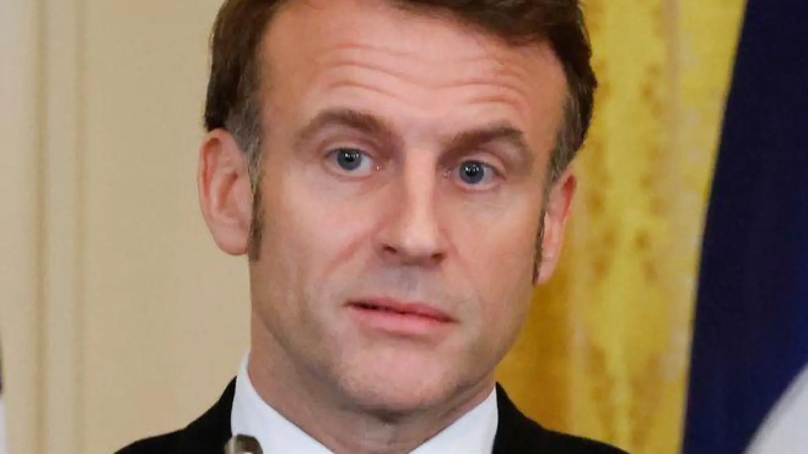 Frankreichs Staatschef Macron hält nach einem Gespräch mit US-Präsident Trump eine rasche Feuerpause in der Ukraine für möglich.  (Foto: Ludovic Marin/POOL AFP/AP/dpa)