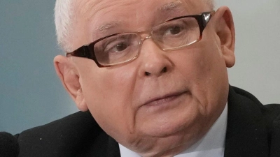  PiS-Chef Jaroslaw Kaczynski erlebt gerade einen Bruch in seiner Partei. (Archivbild) (Foto: Czarek Sokolowski/AP/dpa)