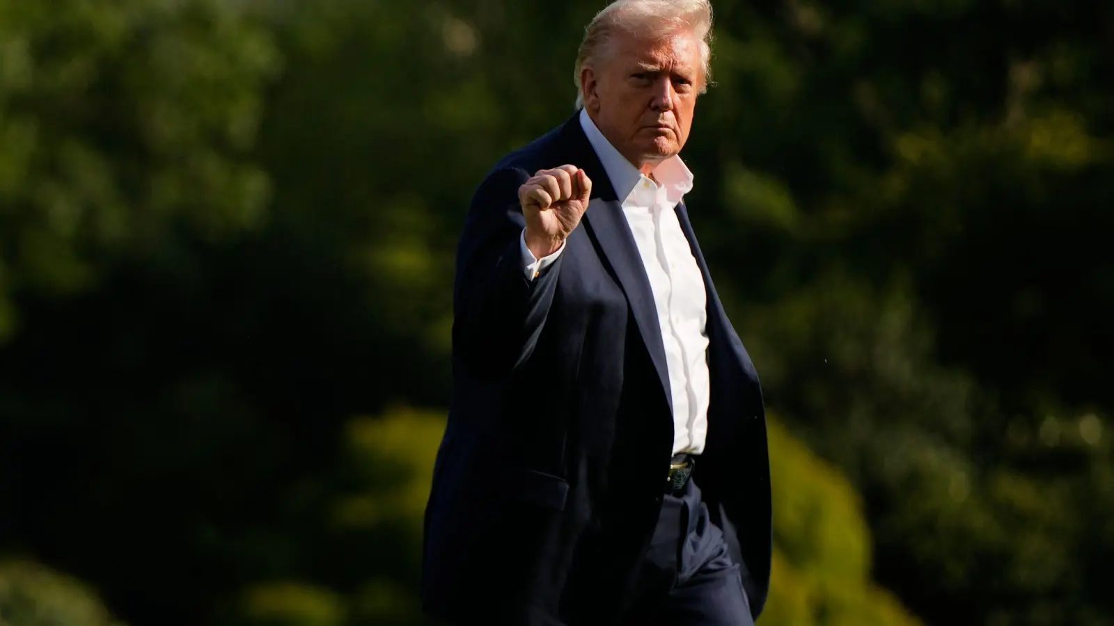 Trump will das militärische Eingreifen in US-Städten ausweiten.  (Foto: Julia Demaree Nikhinson/AP/dpa)